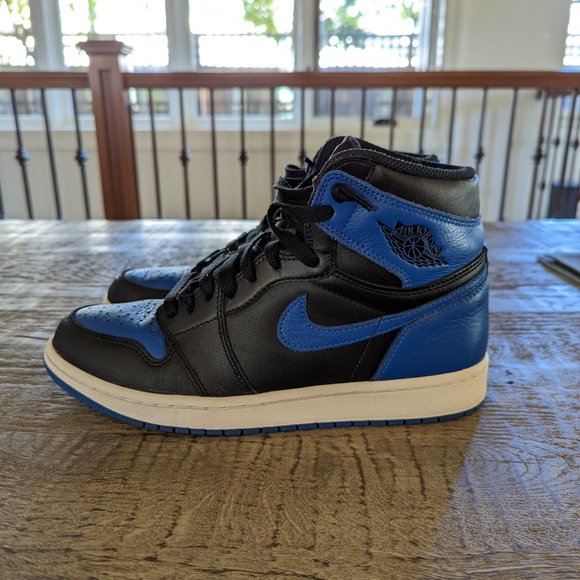 Air Jordan 1 Royal 2017 (Size 8.5) - Picture 2 of 9